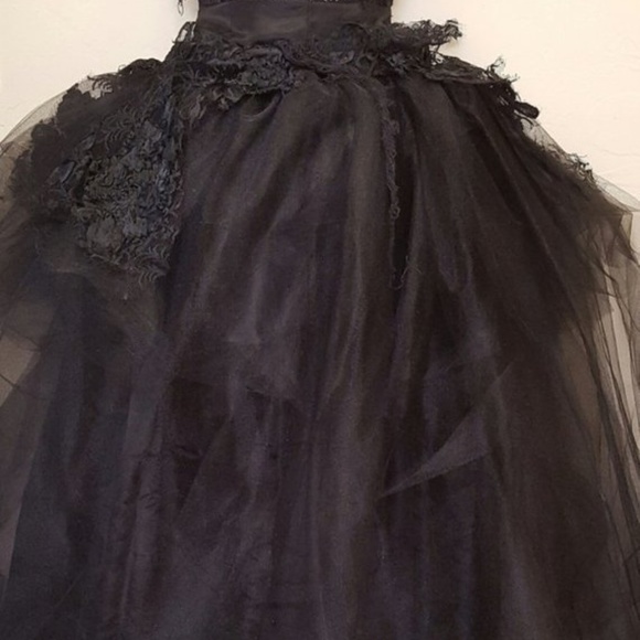 BELLA BLACK SWAN Goth Corset Wedding Gown Set - Picture 2 of 7